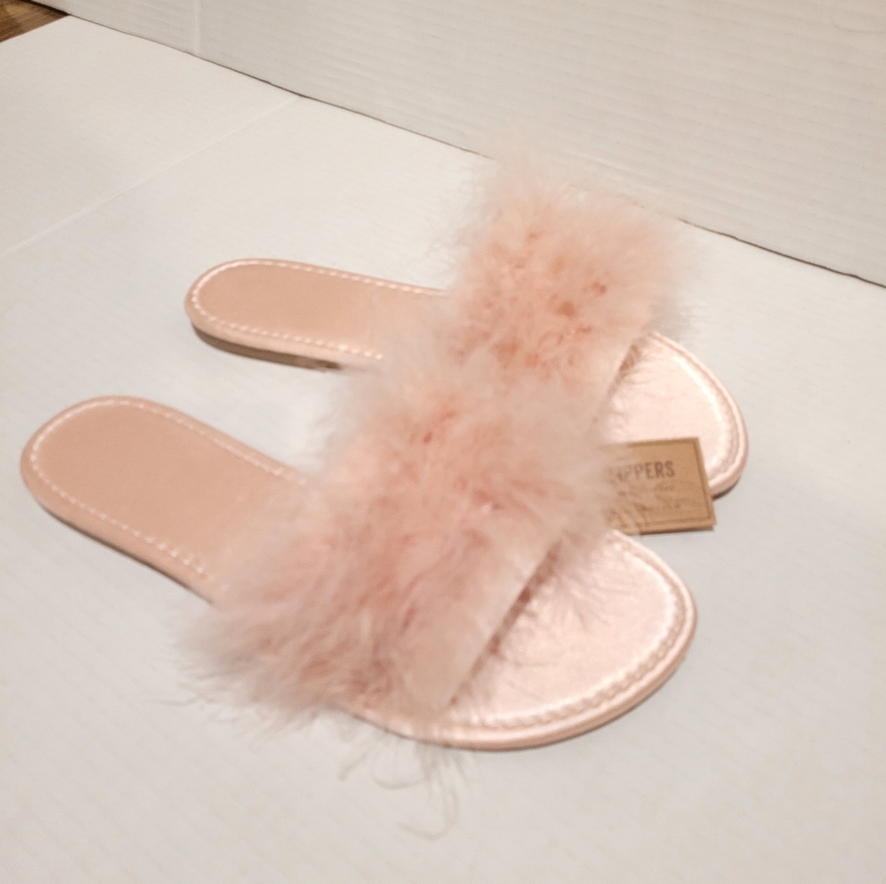 New Old Hollywood Slippers Womens Pastel Pink Faux Fur Small Medium World Market